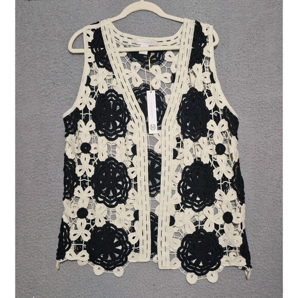 House of Harlow Sweaters - Nwt House of Harlow 1960 Women's Black White Crocheted Floral Boho Vest OS